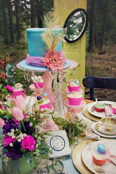 Alice in Wonderland  - Cake by Sweet Delights By Krystal 