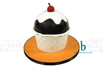 Ice Cream Cup - Cake by Berliosca Cake Boutique