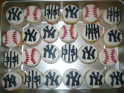 NY cupcakes - Cake by Ashley
