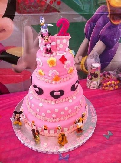 Minnie  - Cake by Eneida Diaz