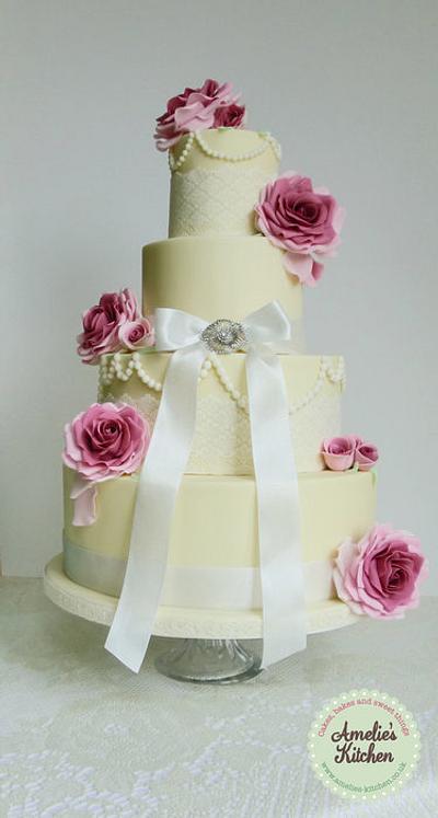 Vintage Roses and Pearls - Cake by Helen Ward