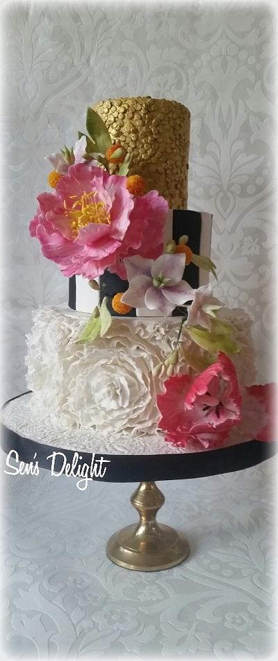 Wedding cake with a large peony and parrot tulip - Cake by Sen's Delight