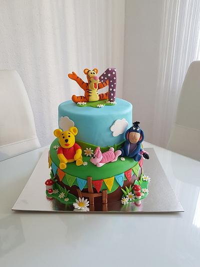 Wini the Pooh  - Cake by Azra Cakes