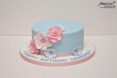 Pretty Cake For "Grandma" - Cake by Sue Field