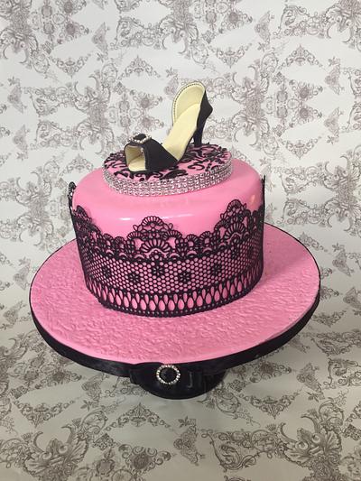 Pinck and Black Cake - Cake by Boutique Cookies Cakes