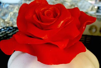 Red Velvet Rose - Cake by miettes