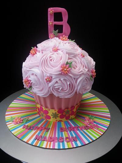 Large Cupcake - Cake by Tara