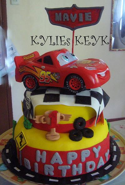 MC QUEEN CARS CAKE AND CUPCAKES  Version 2 - Cake by kylieskeyk