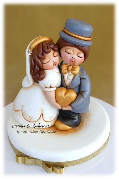 Cake topper "Bride & Groom in Thun style" - Cake by Sara Solimes Party solutions