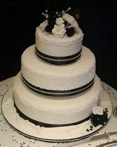 Black & White themed Wedding cake - Cake by Lea17