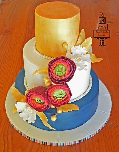 Elegant cake with ranunculus - Cake by EllasCakesAndSugarArt