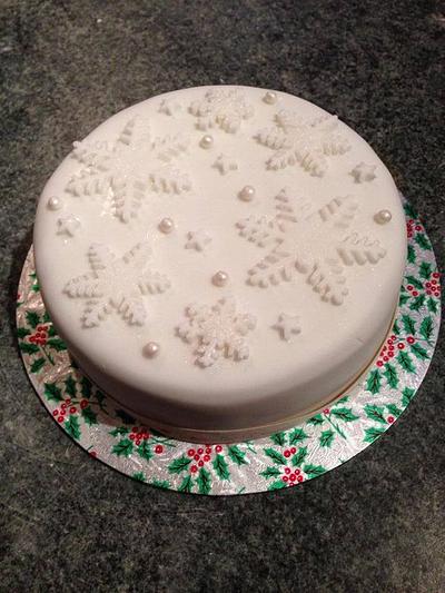 Luxury Christmas Snowflake Cakes - Cake by Kelly Castledine - Kelly's Cakes & Tasty Bakes