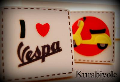 I love Vespa.. - Cake by ESRA HACIOĞLU (Kurabiyole)