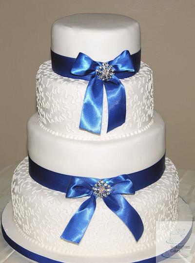 Cornelli Lace Wedding cake - Cake by Fiso