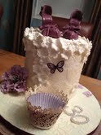 Damask, shoes and Handbags  - Cake by Choconista