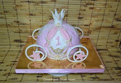 The carriage for Cinderella - Cake by Oksana Kliuiko