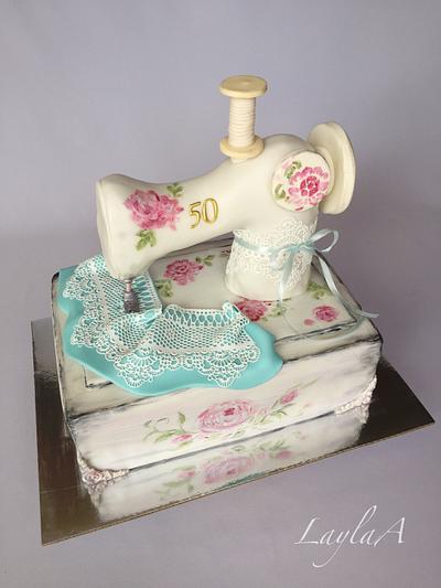 Vintage sewing machine  - Cake by Layla A