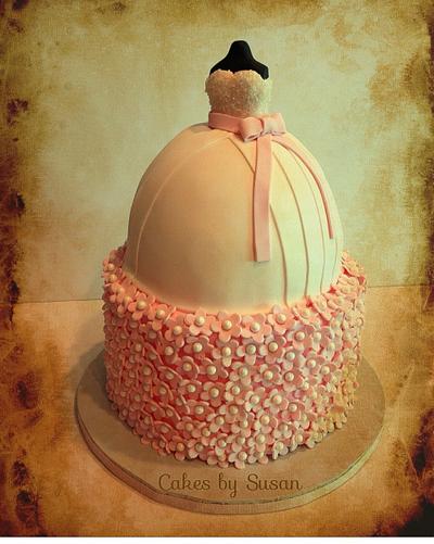Wedding dress cake - Cake by Skmaestas