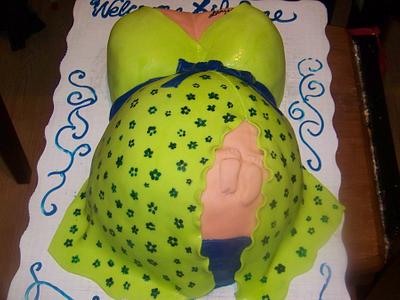baby bump - Cake by Tracy Buttermore