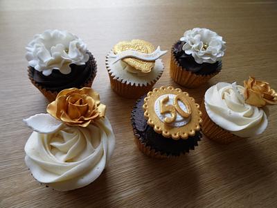50th Golden Wedding Anniversary Cupcakes - Cake by emma