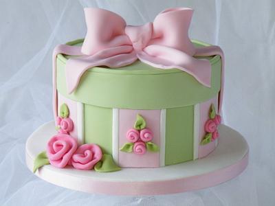 Hat Box Cake - Cake by CakeHeaven by Marlene