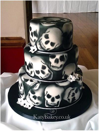 Skull cake  - Cake by Katy Davies