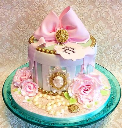 Vintage style hat box - Cake by Cakes by Deborah