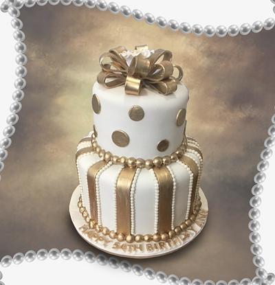 Golden Bow - Cake by MsTreatz