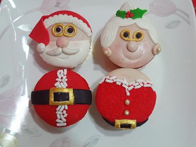 Mrs. & Mr. Santa Claus  - Cake by Apsara's Cakes