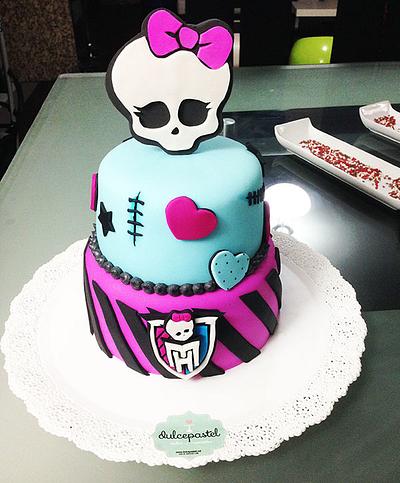 Monster High Cake - Cake by Dulcepastel.com