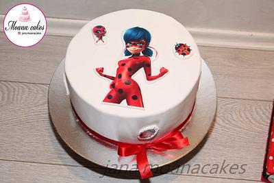 Ladybug - Cake by Moanacakes
