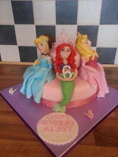 Disney princess cake  - Cake by silversparkle