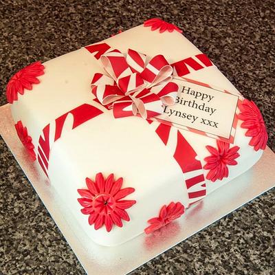 Present Cake - Cake by Lace Cakes Swindon