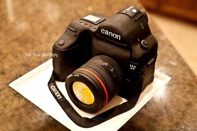Canon 3D5 camera - Cake by CakesbyAngelaMorrison