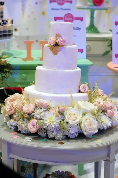 Wedding Cake - Cake by Boutique Cookies Cakes