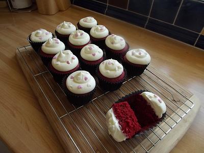 Red Velvet Cupcakes - Cake by Sajocakes