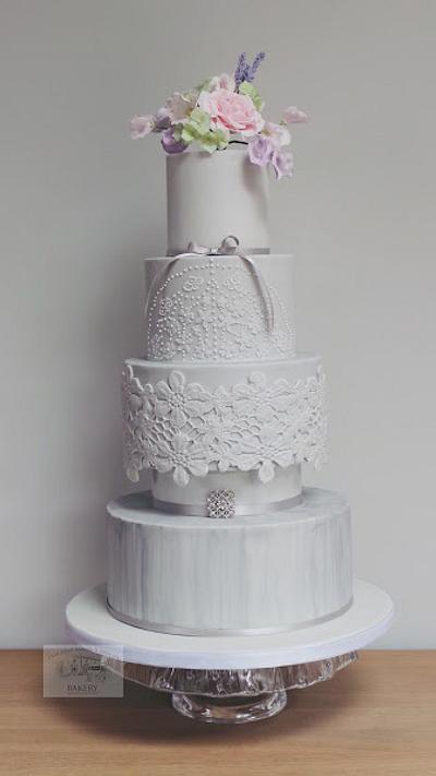 Wedding Cake - Cake by The Old Manor House Bakery - Lisa Kirk