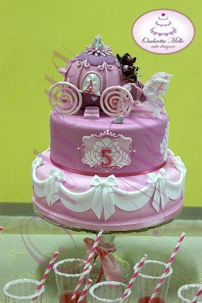 Cinderella - Cake by OMBRETTA MELLO