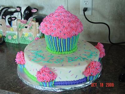 Cupcake Fun, - Cake by Michelle