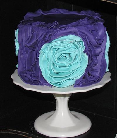 Fondant Fabric Rose Cake - Cake by Jaybugs_Sweet_Shop