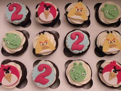 angry birds cupcakes - Cake by Dani Johnson