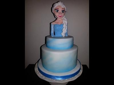 Elsa - Cake by Sue's Sugar Art Bakery 