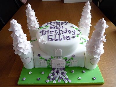Princess Castle - Cake by Sharon Todd