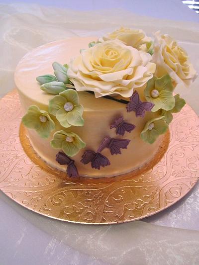 Yellow Roses - Cake by Michelle