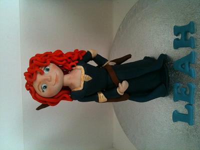 Disney  Merida fondant figure - Cake by silversparkle