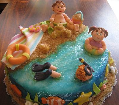 Children on the beach - Cake by Silvia Costanzo
