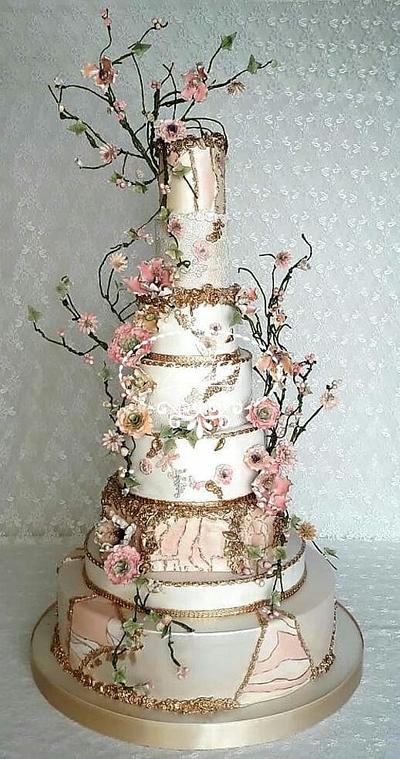 Flowery Wedding Cake  - Cake by Fées Maison (AHMADI)