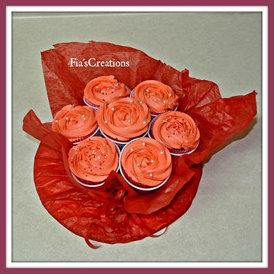 Cupcake Bouquet - Cake by FiasCreations