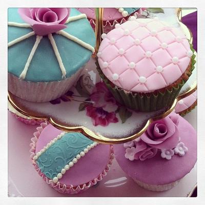 Vintage cupcakes - Cake by Mummypuddleduck