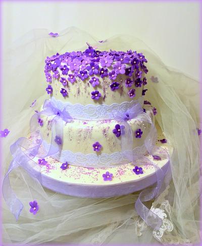 Purple blossom cake - Cake by Sugar&Spice by NA
